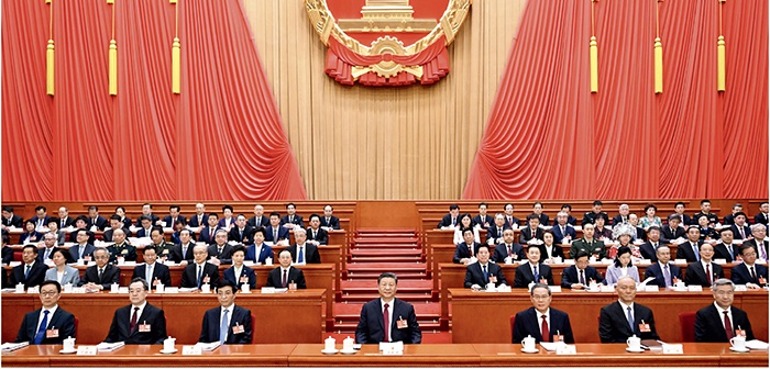 封面：全国两会在京召开