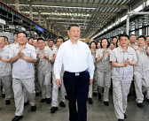 封面：习近平在河南考察